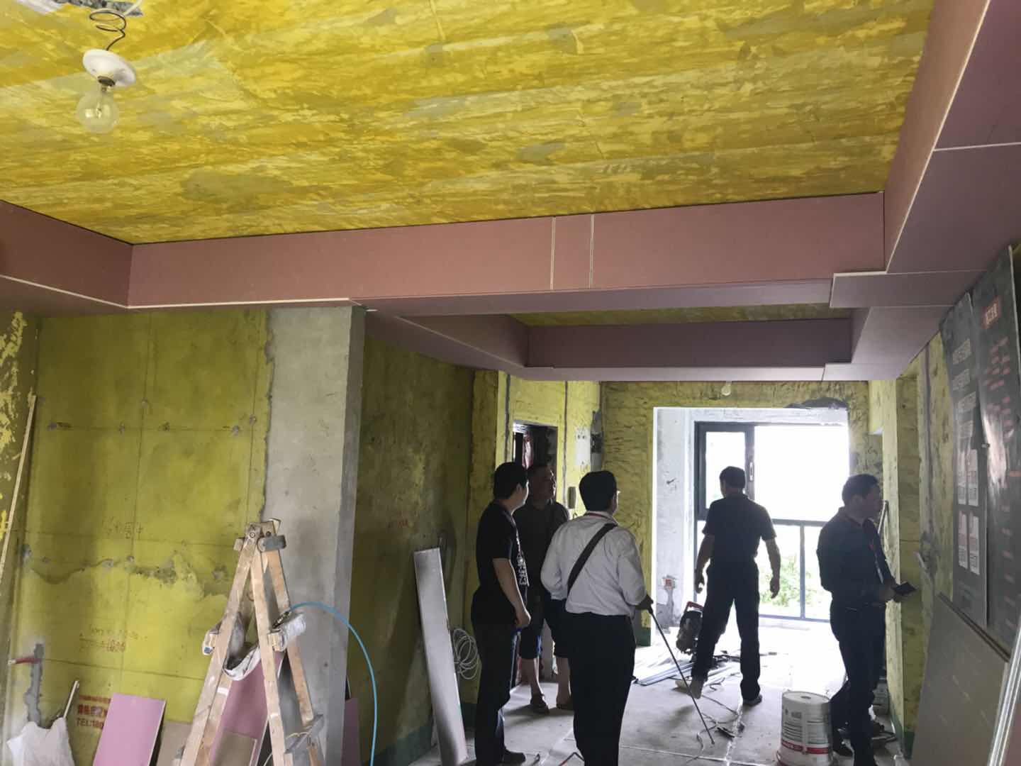 工程大PK正式啟動，紅牛裝飾領導帶領工程部突擊檢查工地