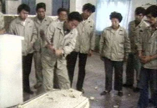 “不滿意就砸掉”，損失誰來承擔(dān)？