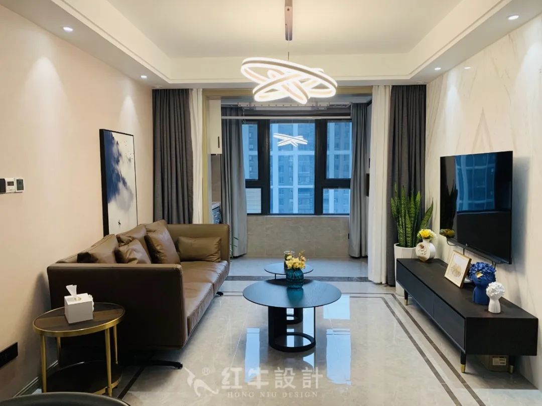 最美畢業(yè)照 ④--保利國際社區(qū)96㎡現(xiàn)代風(fēng)格“成品家”！01客廳