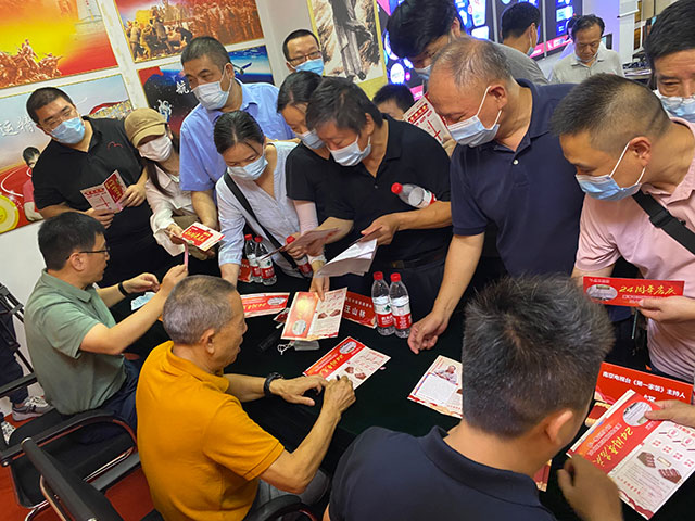 直擊火爆現(xiàn)場(chǎng)！紅牛裝飾24周年慶火熱進(jìn)行中~