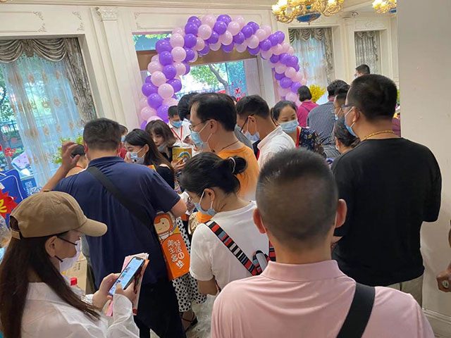 直擊火爆現(xiàn)場(chǎng)！紅牛裝飾24周年慶火熱進(jìn)行中~