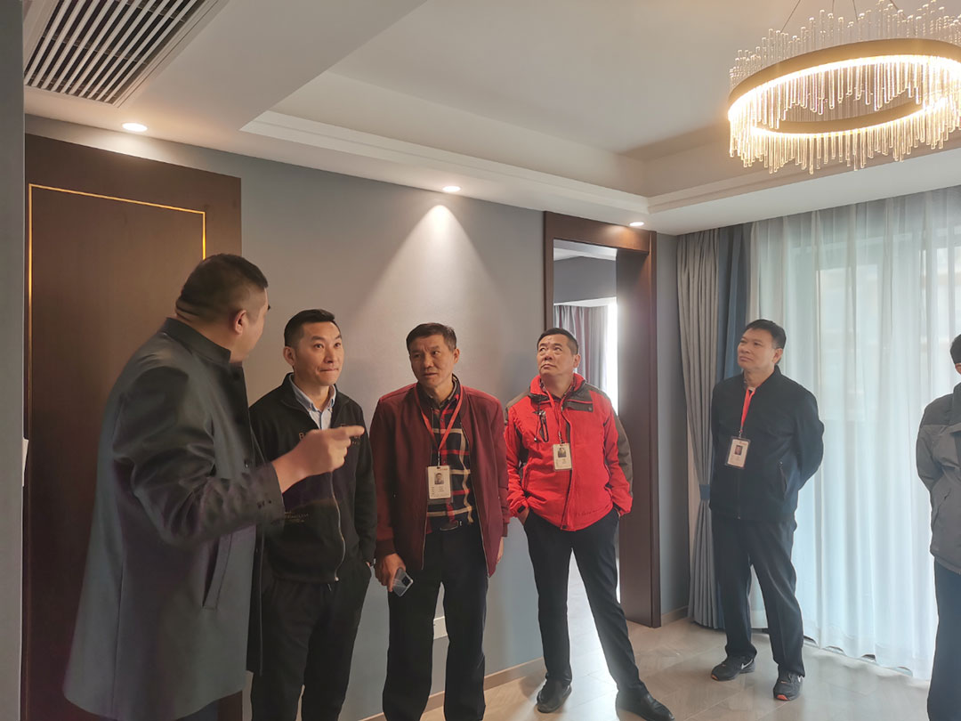 【雙十一】工程總監(jiān)親自帶隊(duì)巡檢，嚴(yán)守每個(gè)工地品質(zhì)，不負(fù)所托！