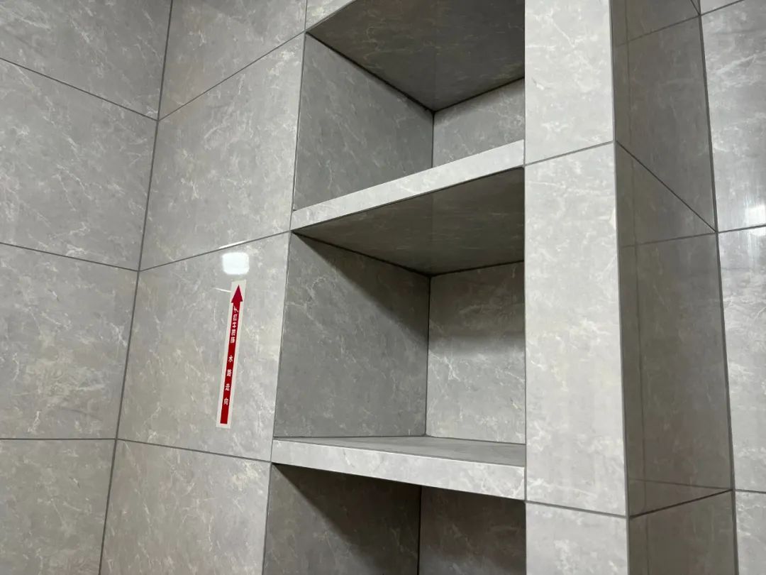 工地突擊巡檢｜無(wú)懼高溫，直擊40℃+的工地施工現(xiàn)場(chǎng)！