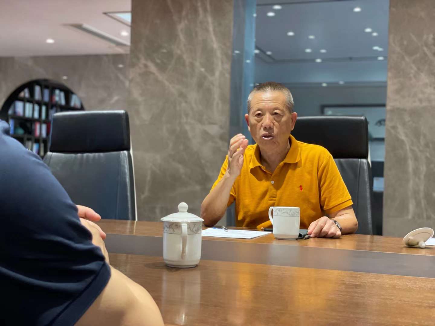 紅牛裝飾董事長老汪再次帶隊——實地參觀考察公司戰(zhàn)略合作品牌！