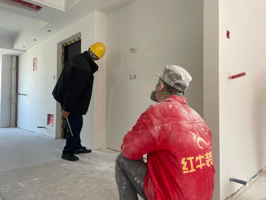 工地突擊巡檢｜揭秘紅牛裝飾品質(zhì)工程背后的“秘密”！