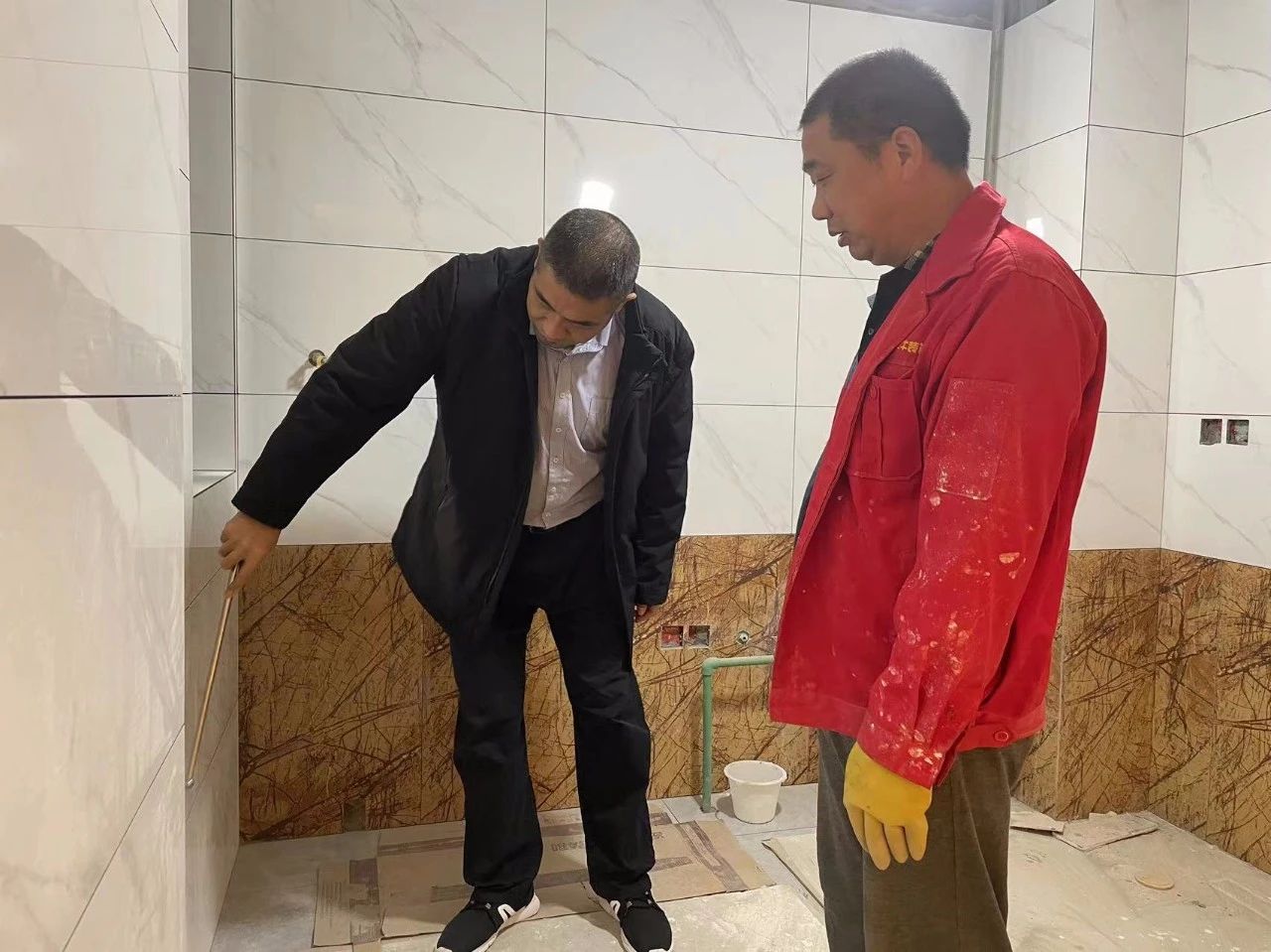 工地巡檢｜突擊地暖驗(yàn)收現(xiàn)場(chǎng)，這個(gè)冬天，讓您家更溫暖、更安全！