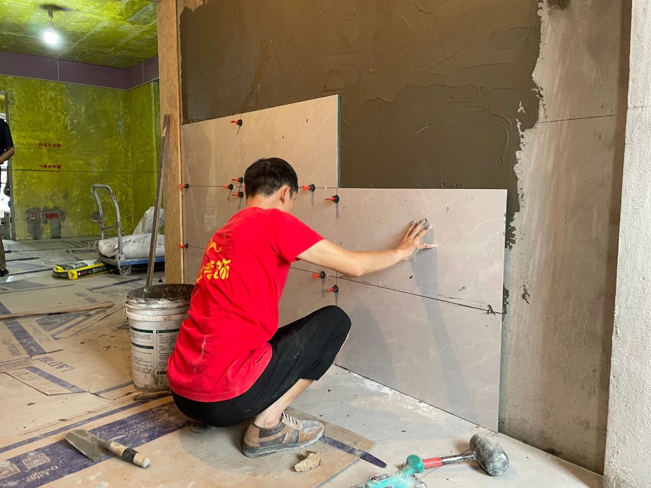 工地巡檢：雙節(jié)同慶，品質(zhì)同行，嚴把每一道工序，用心守護夢想家！