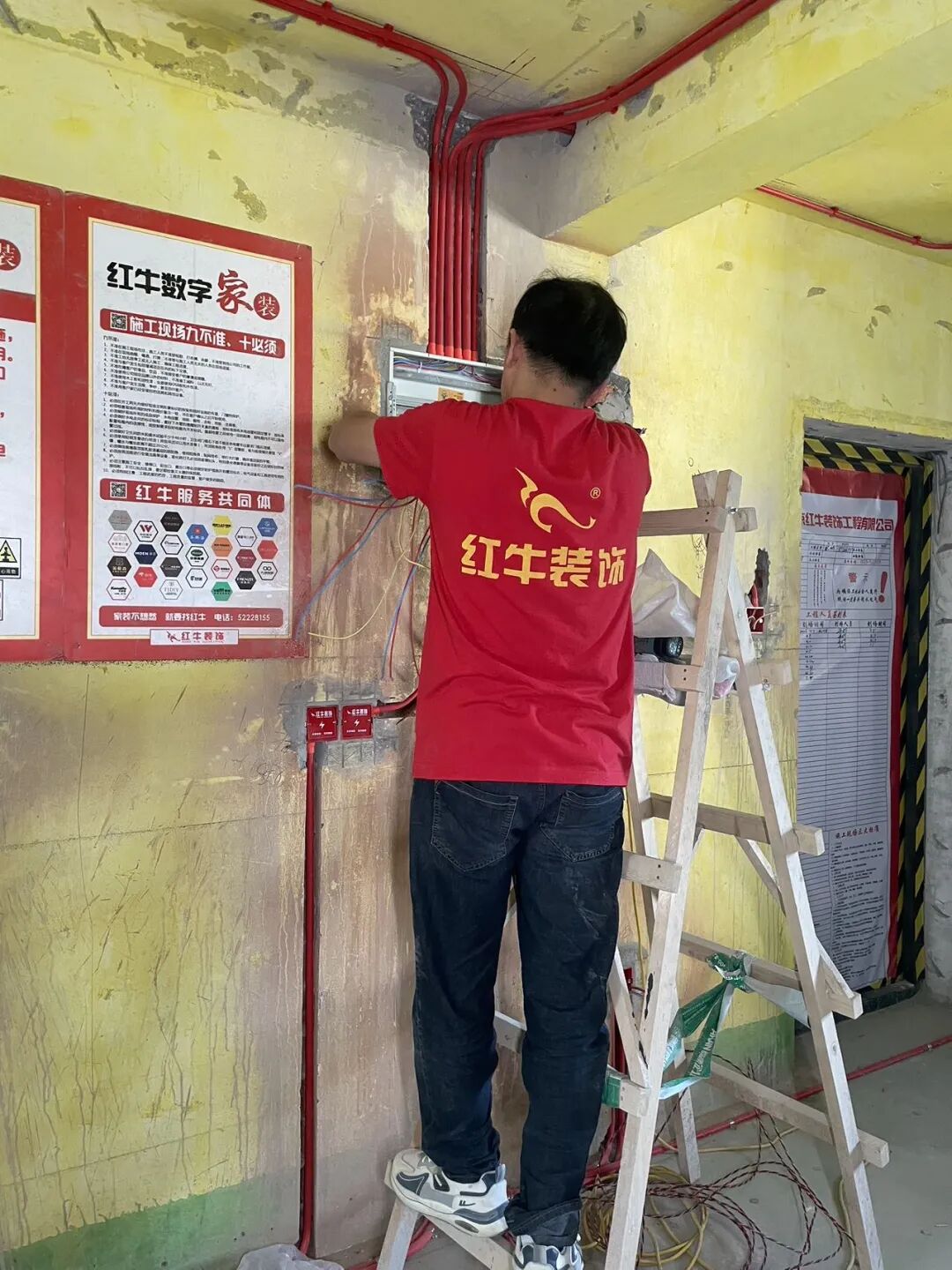 隱蔽工程不“隱蔽”！突擊水電施工現(xiàn)場(chǎng)，看得見(jiàn)的品質(zhì)與安心！
